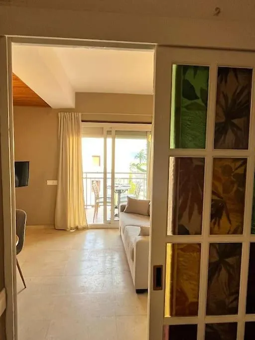 Apartamento Con Vistas Al Mar سان أنتوني دي كالونخي شقة